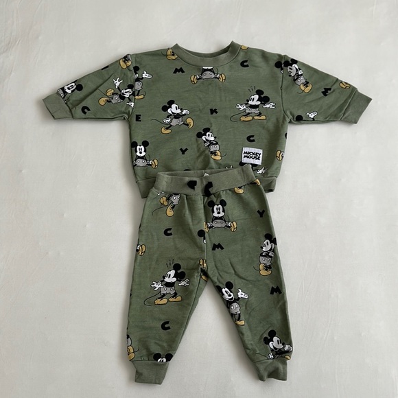 Disney Other - Disney Matching Set 6-9 Months